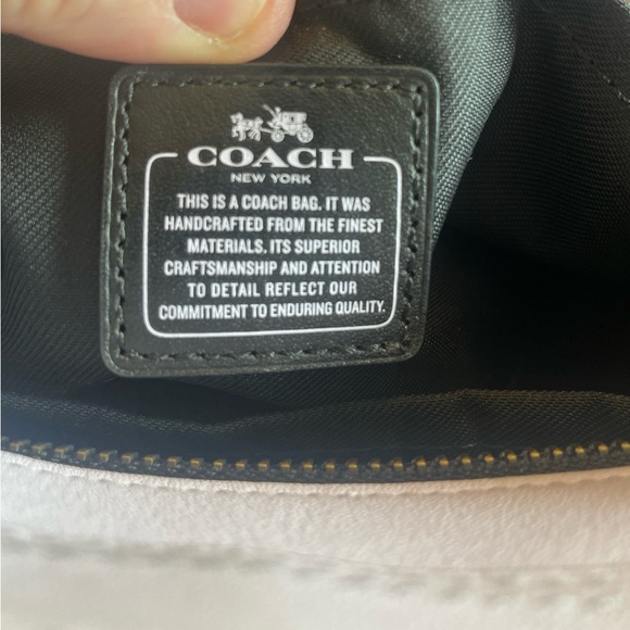 Coach, Collector's Piece-Limited Edition!Ariana Grande, Kitty mini swagger w/COA - Picture 6 of 16